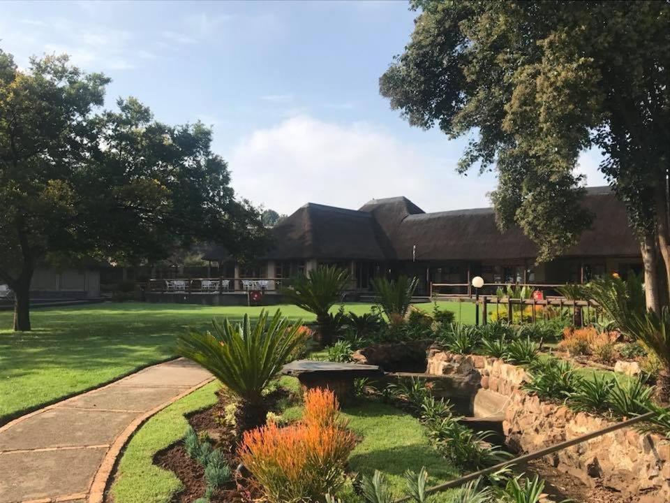 Nkanga Lodge Accommodation & Venue Kempton Park Eksteriør bilde